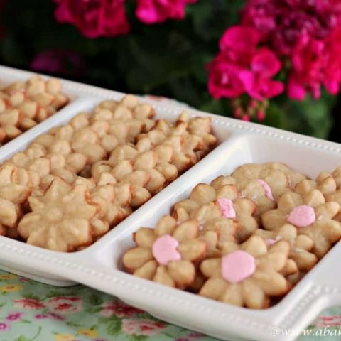 tray of flower spritz cookies