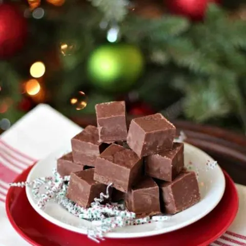 plate of cookie butter fudge