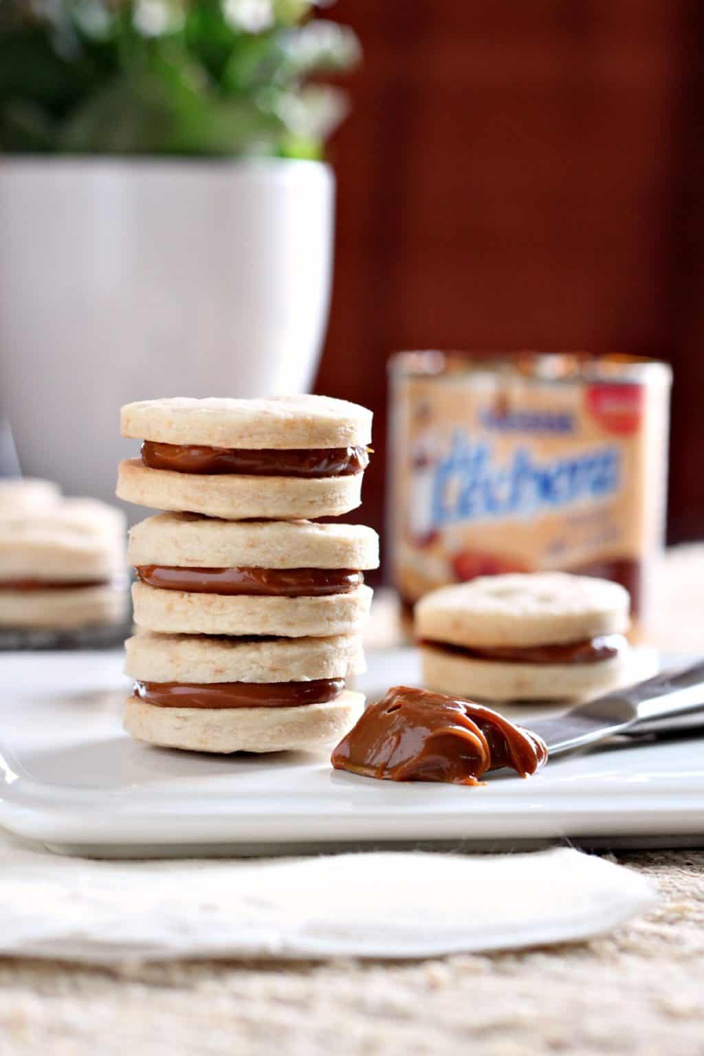 Dulce de leche alfajores