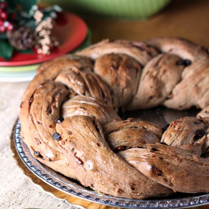 Raisin and Nut Wreath Bread