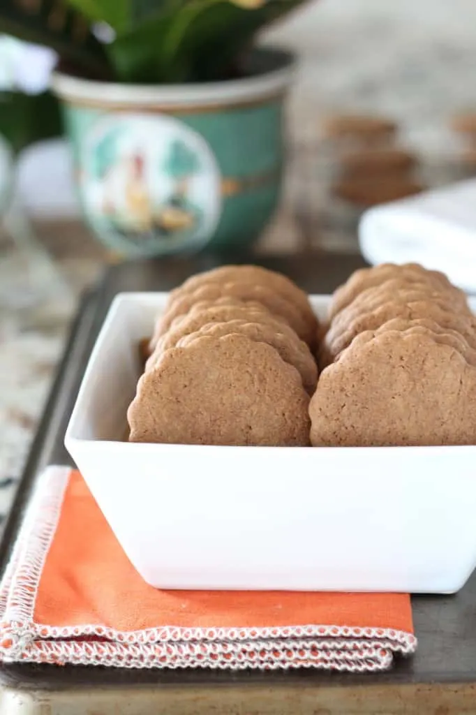 pepparkakor Swedish ginger cookies stacked in a white bowl