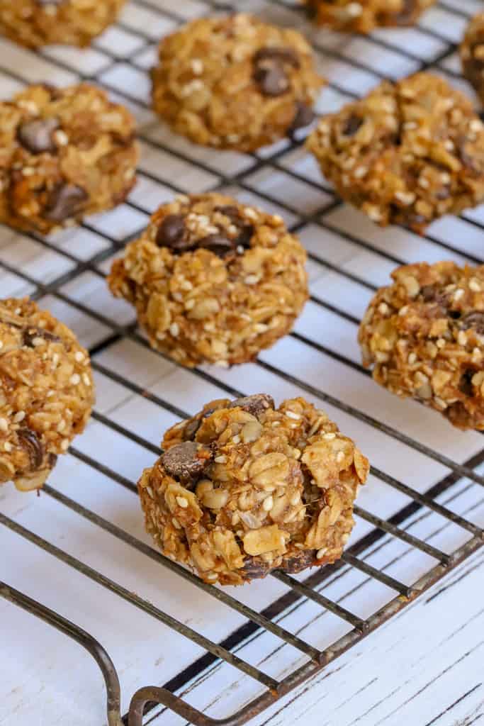 Breakfast cookies with granola, peanut powder and dates