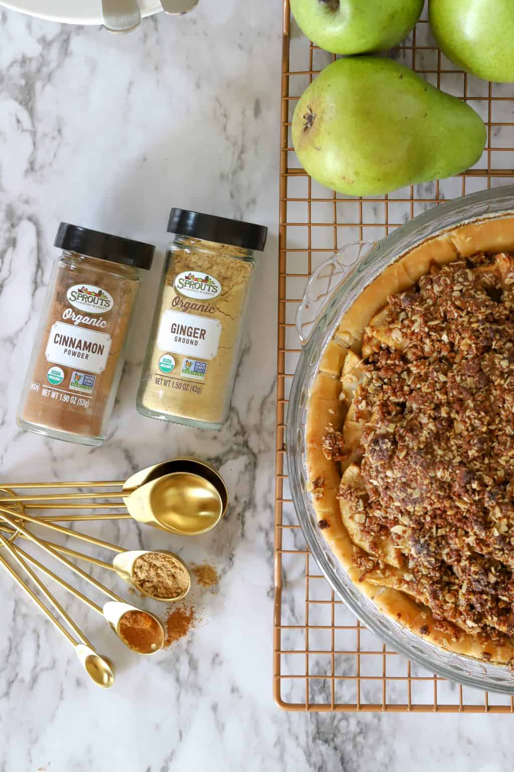 Pear Pie with ginger and cinnamon