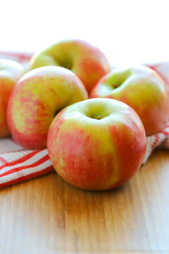 Honeycrisp apples for baking apple crumble