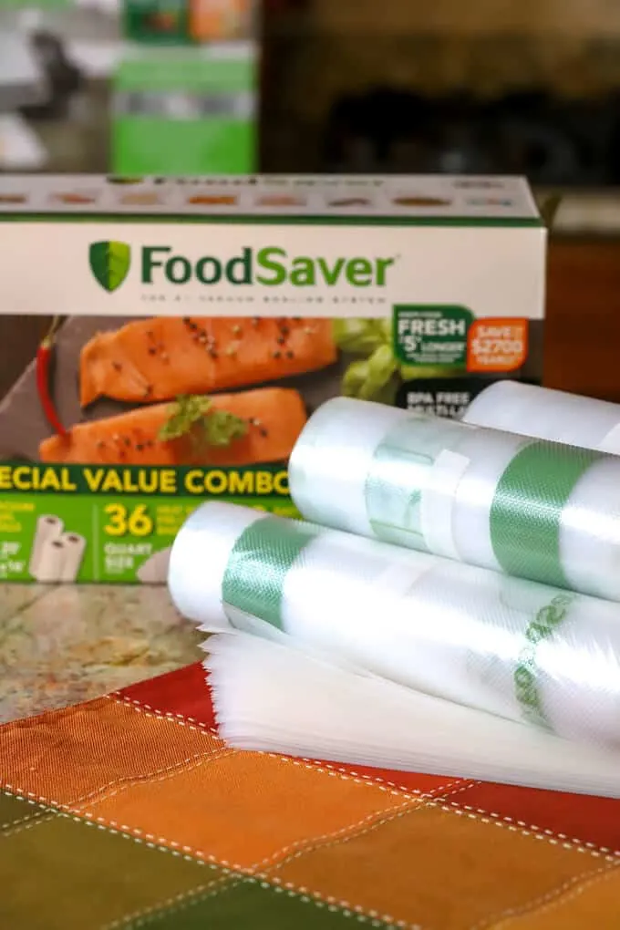 contents of the Foodsaver value combo pack, rolls, pre-cut bags and easy seal bags