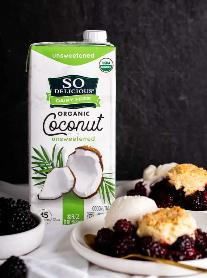 Coconutmilk and vegan blackberry cobbler